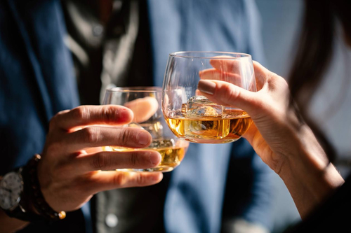 Dernières nouvelles de l'entreprise Ce qui arrive à votre corps si vous buvez l'alcool chaque jour